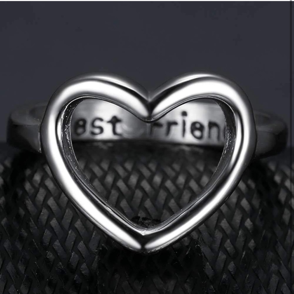 Engraved “Best Friend” Ring